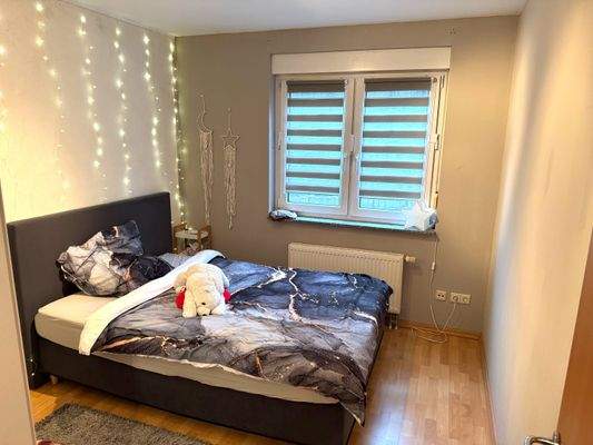 Schlafzimmer 2 I Kind I UG