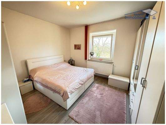 Geräumiges Schlafzimmer