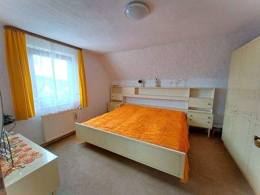 Schlafzimmer OG.jpg