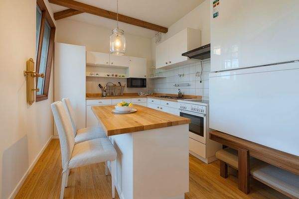 Beispieleinrichtung (KI)