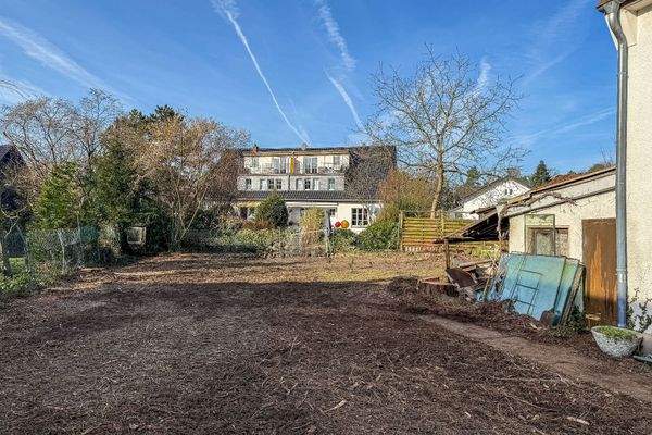 Grundstück mit Altbestand