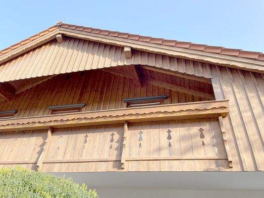 Einwandfreier Zustand der Holzverkleidung