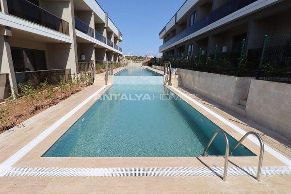Sea View Flats with Communal Pool and Garden in Aksu Antalya