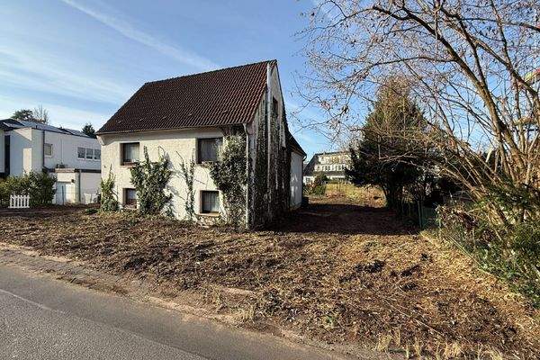 Grundstück mit Altbestand