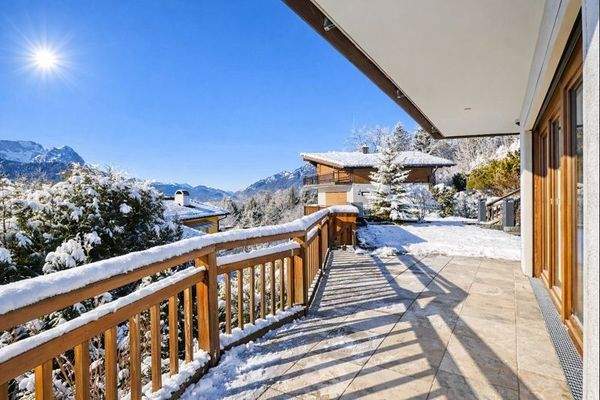 Südbalkon mit fantastischem Bergblick