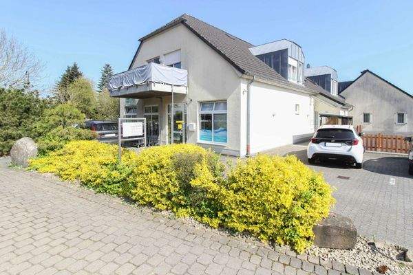 Hausansicht seitlicher Zugang zur den Wohnungen