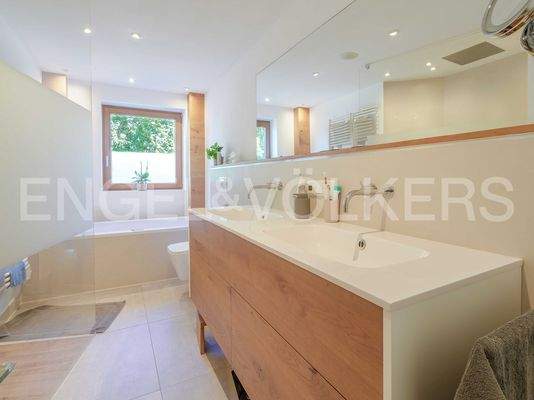 Badezimmer im Obergeschoss