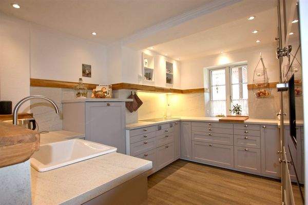 hochwertige Einbauküche