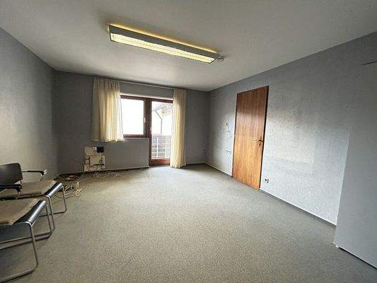 Schlafzimmer 3 mit Balkon (EG)