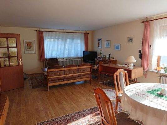 Wohn- und Esszimmer, Bild 2