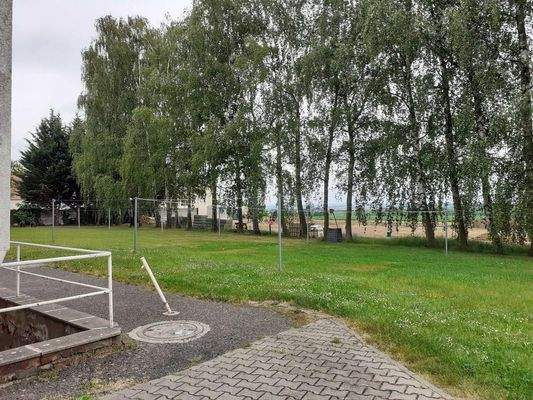 Garten mit Wäscheplatz