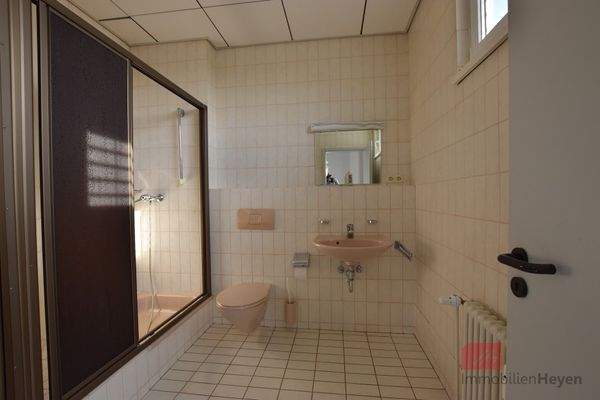 Badezimmer Büro 1.OG