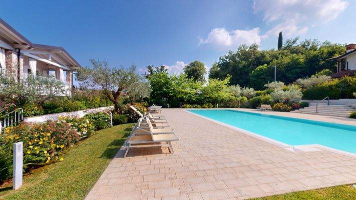 EB-035-367-Villino-in-residence-Padenghe-sul-Garda
