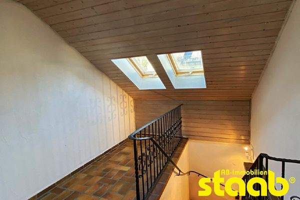 Treppenaufgang und Flurbereich