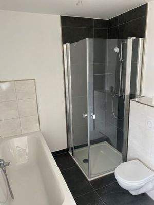 Bad - Wanne, Dusche und WC