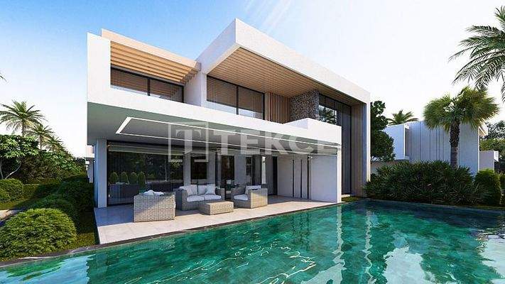 Detached Villas Near Shopping Center in Kuşadası Aydın