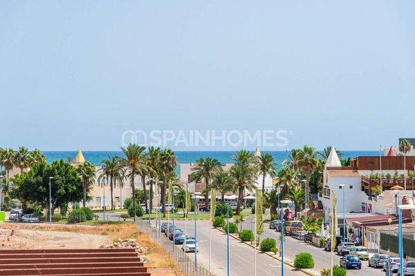 Fashionable Detached Houses Close to the Beach in Palomares