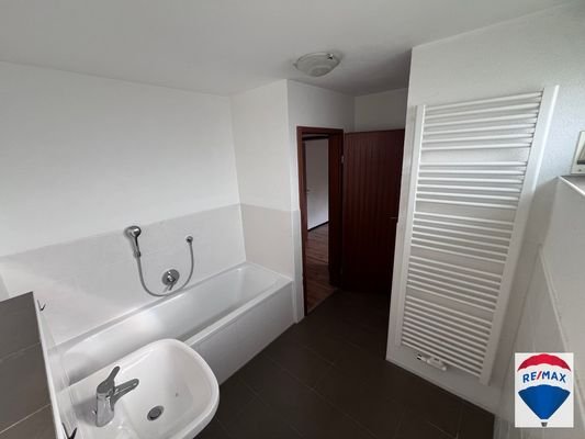 Das renovierte Badezimmer im 1.OG