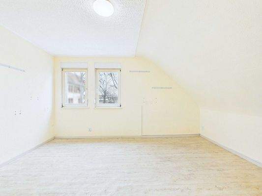 Einfamilienhaus mit Entwicklungspotenzial in Schwalbach