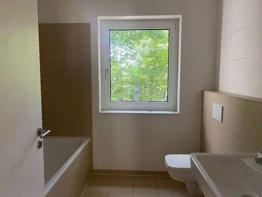 Badezimmer mit Badewanne