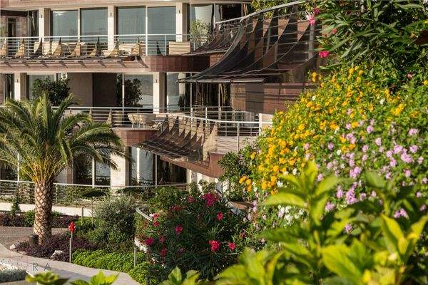 Dukley Exterior (31)