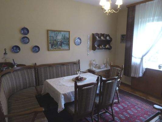 EG-Zimmer zuletzt Eßzimmer - demnächst Büro? 