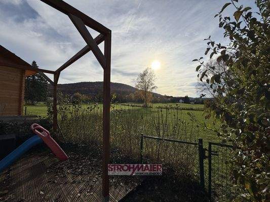 Angrenzendes Grundstück