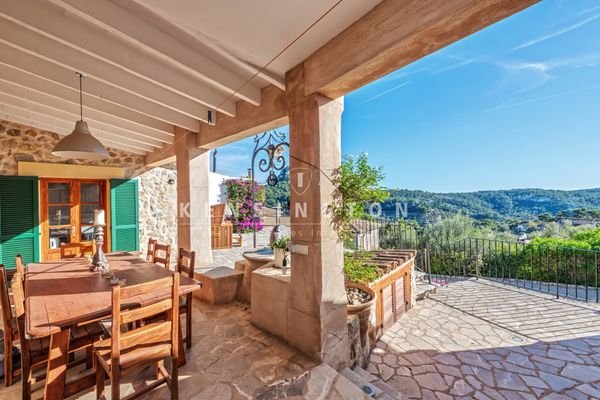 Main house - Porch