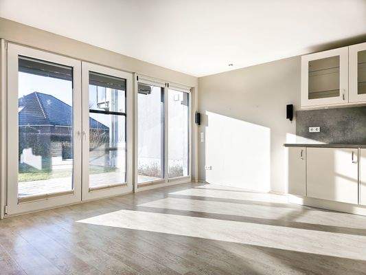 2. Lichtdurchfluteter Wohnbereich.jpg