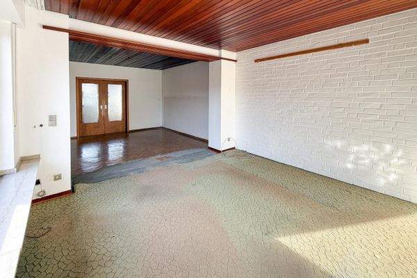 Wohnzimmer mit Blick Richtung Esszimmer