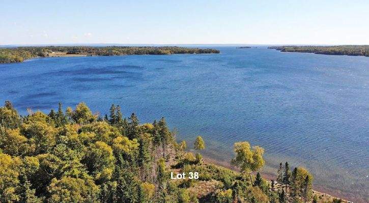 Cape Breton - Bras d`Or Lake - Tolles See-Ufergrun