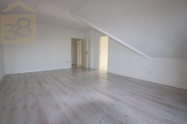 Wohnzimmer Wohnung rechts