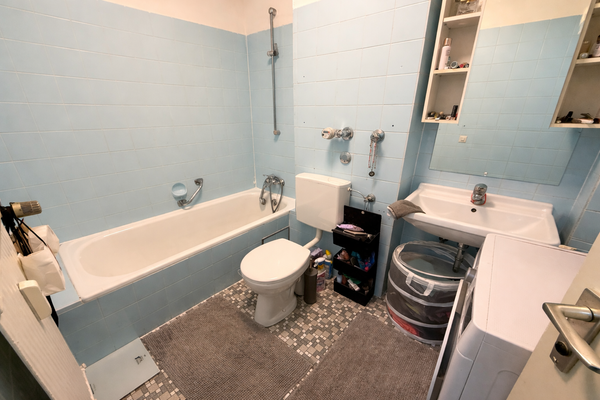 Badezimmer mit Wanne