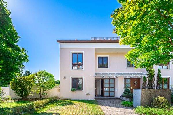 Ansicht und Außenstellplatz