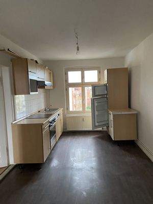 Küche mit Einbauküche