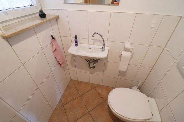 separates WC