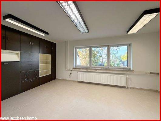 Arbeitszimmer im Eingangsgeschoss