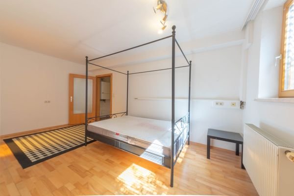 Raum Souterrain Zugang zum Bad