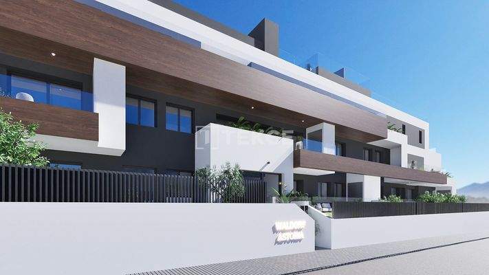 Contemporary Elegant Flats Near Amenities in Benijófar