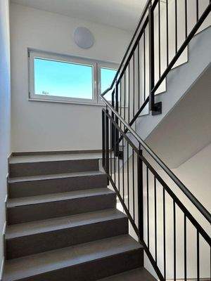 6.Treppenhaus Tageslicht.JPEG