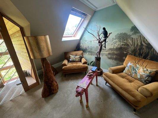 Loungebereich im Spitzboden