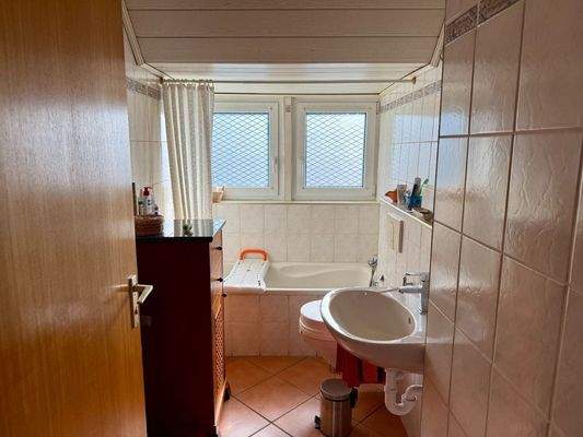 Wannenbad im Dachgeschoss