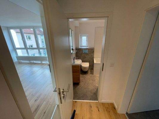 Diele zu Bad & Küche