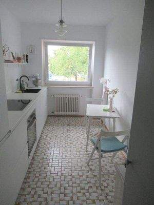 Küche mit Einbauküche