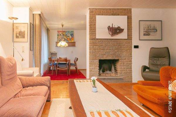 Wohnzimmer mit Blick zum Essbereich