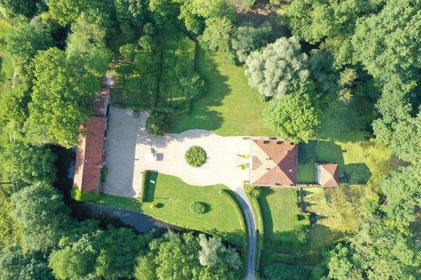 78324C5C2DBD3D564E5D6359904D310A