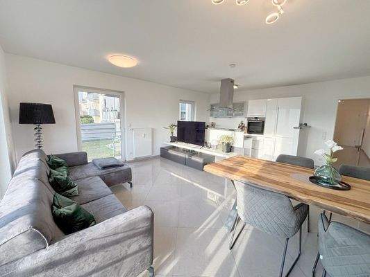 Wohn- und Essbereich mit Küche