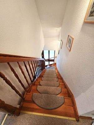 Holztreppe ins DG