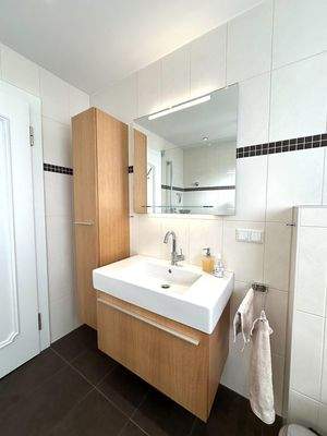 Moderne Bäder in EG/OG