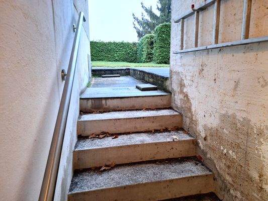 25 Außenkellertreppe.jpg